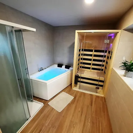 Apartament Hlapi With