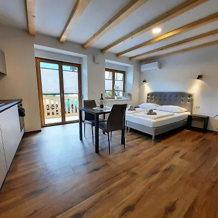 Hlapi With * Kobarid