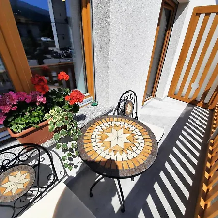 Hlapi Apartment *