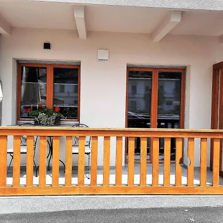 Hlapi Apartment