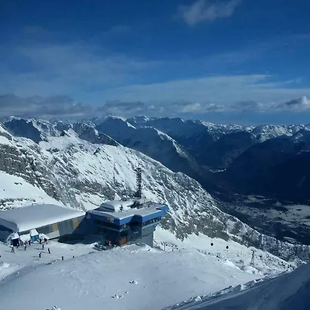 Apartament Hlapi With *